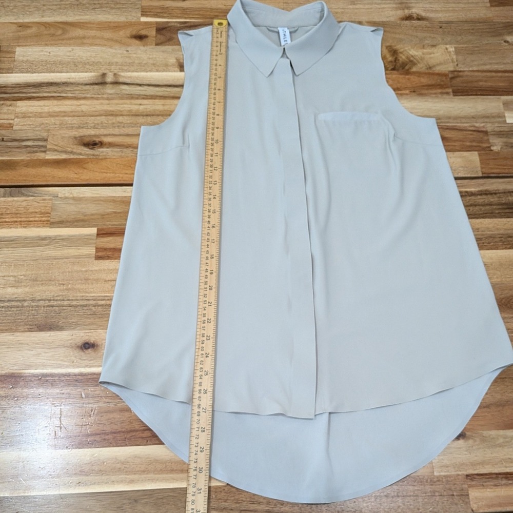 Athleta Womens Urbanite Tank Size M Beige Sleeveless Button Down Travel Blouse - Picture 11 of 12